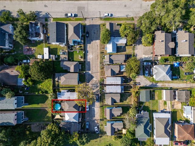 1513 J H Clouser Street, Galveston, TX 77550
