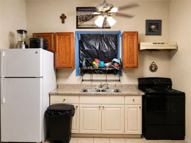 1513 J H Clouser Street, Galveston, TX 77550