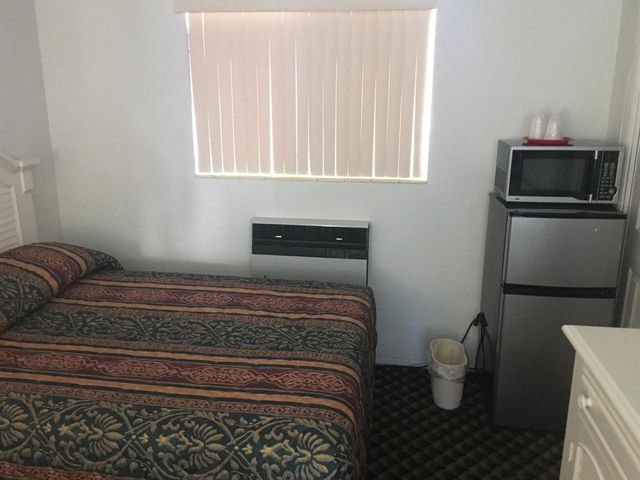 1743 RODMAN Street, Hollywood, FL 33020