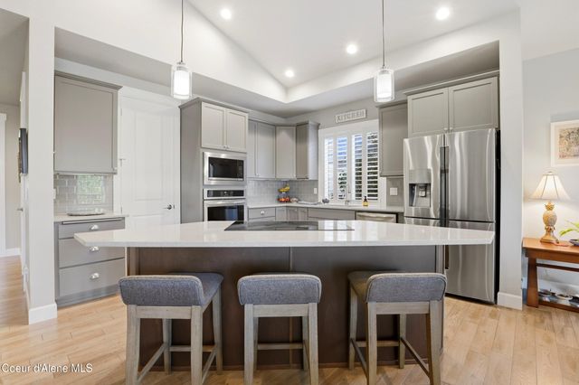 7049 Baudelaire DR, Coeur D'alene, ID 83815