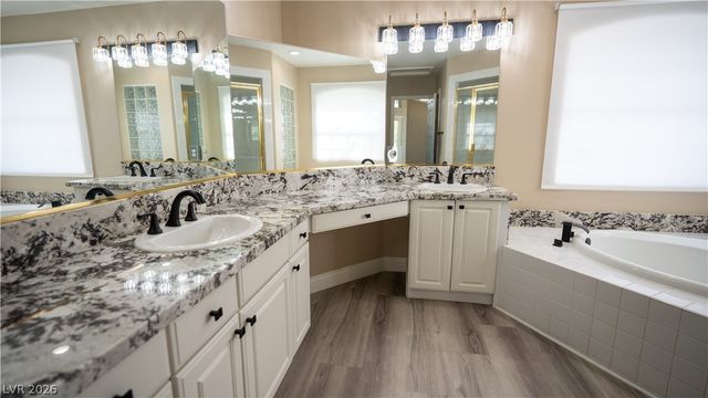 3930 West Ford Avenue, Las Vegas, NV 89139