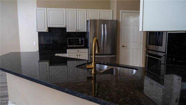 3930 West Ford Avenue, Las Vegas, NV 89139