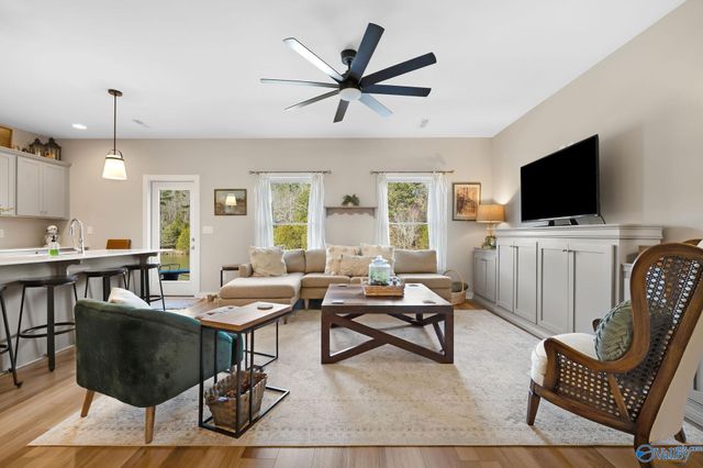 44 Oak Ridge Place, Cherokee Ridge, AL 35175