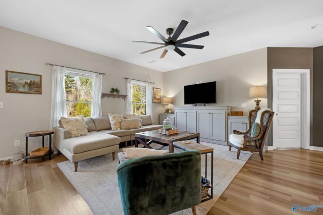 44 Oak Ridge Place, Cherokee Ridge, AL 35175