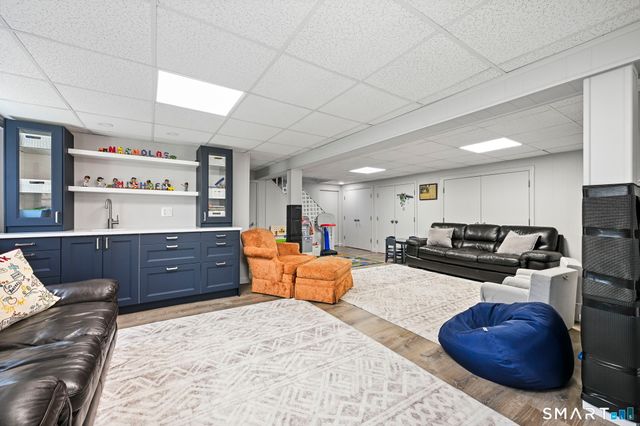 33 Pinnacle Rock Road, Stamford, CT 06903