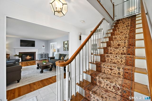 33 Pinnacle Rock Road, Stamford, CT 06903