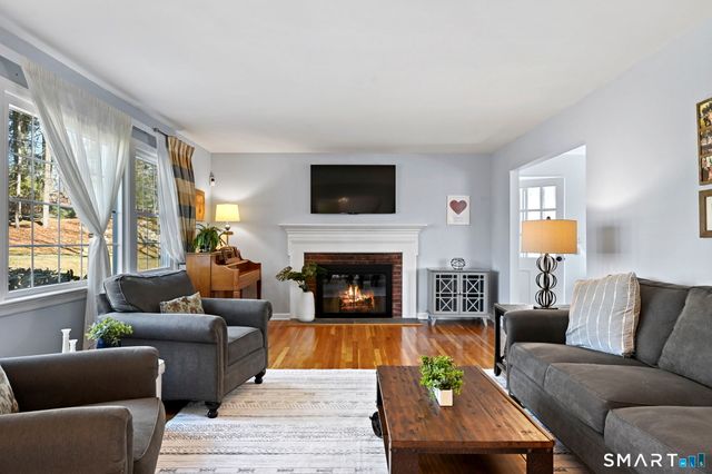 33 Pinnacle Rock Road, Stamford, CT 06903