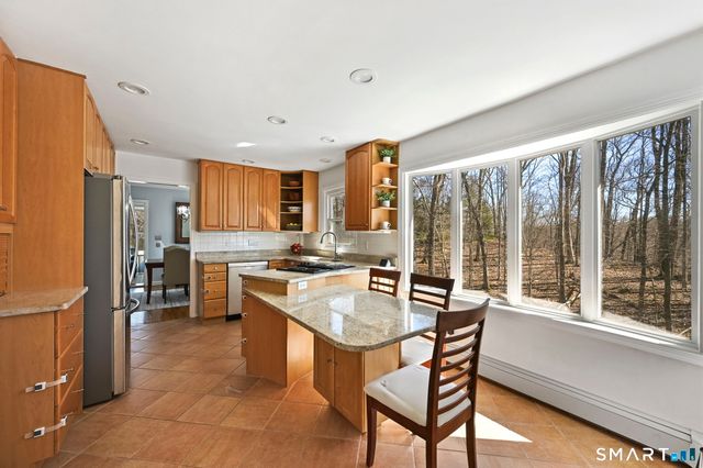 33 Pinnacle Rock Road, Stamford, CT 06903