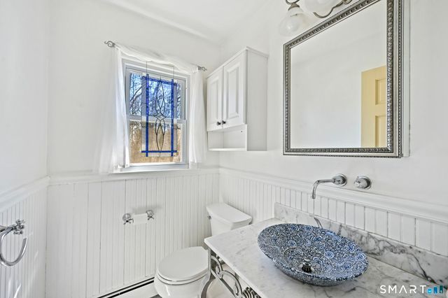 33 Pinnacle Rock Road, Stamford, CT 06903