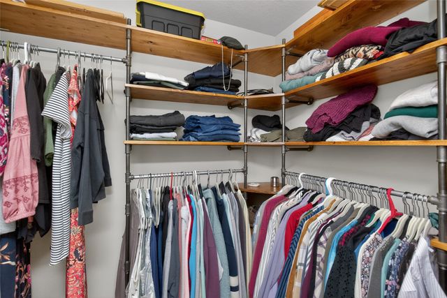 4629 E Valdez Drive, Des Moines, IA 50317