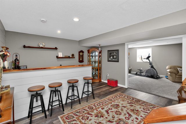 4629 E Valdez Drive, Des Moines, IA 50317