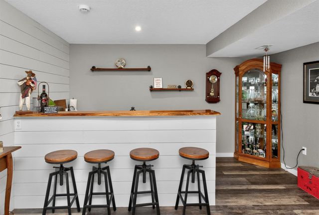 4629 E Valdez Drive, Des Moines, IA 50317