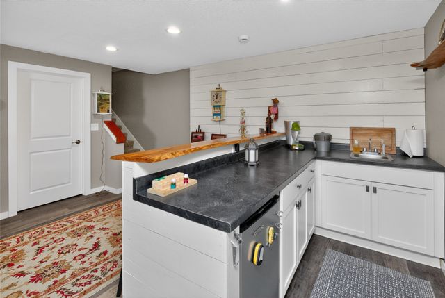 4629 E Valdez Drive, Des Moines, IA 50317