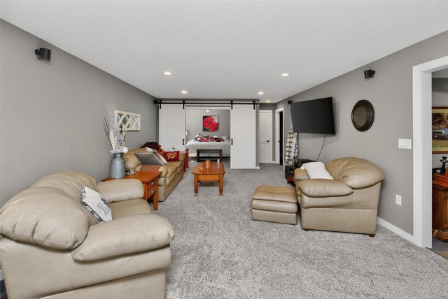 4629 E Valdez Drive, Des Moines, IA 50317