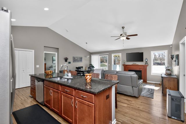 4629 E Valdez Drive, Des Moines, IA 50317