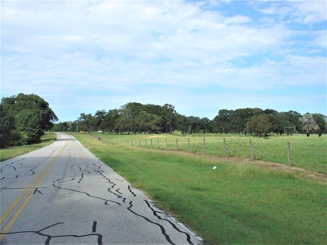 53681 Us 290 Highway, Hempstead, TX 77445