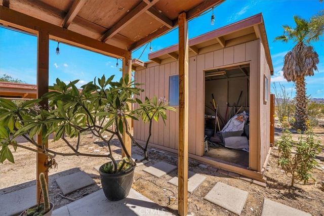 3633 Bluegrass, 29 Palms, CA 92277