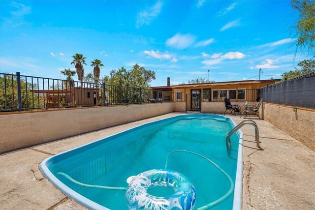 3633 Bluegrass, 29 Palms, CA 92277