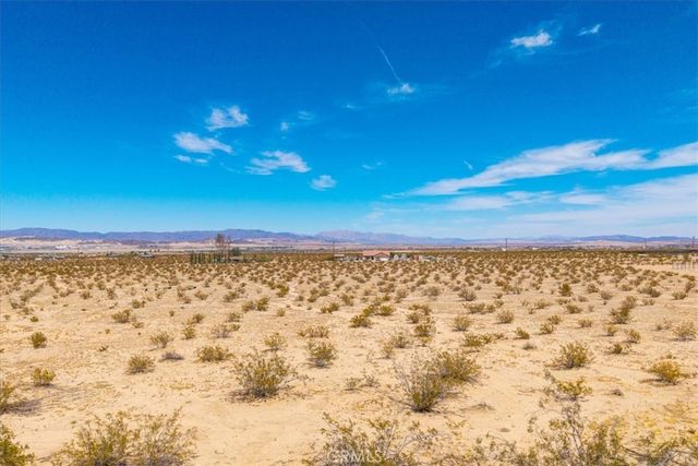 3633 Bluegrass, 29 Palms, CA 92277