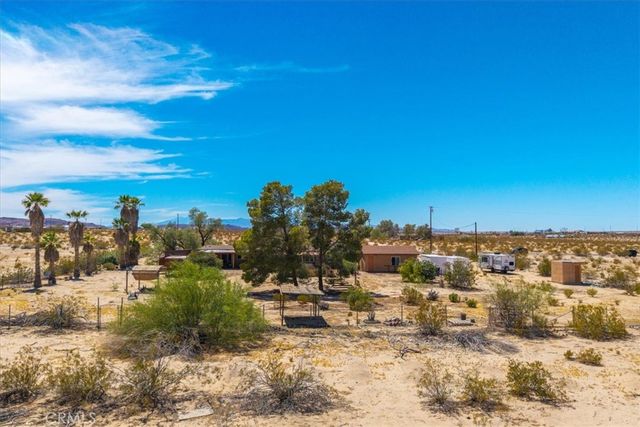 3633 Bluegrass, 29 Palms, CA 92277