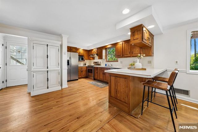 99 Ferncliff Road, Bloomfield, NJ 07003