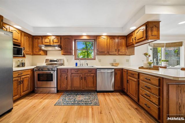 99 Ferncliff Road, Bloomfield, NJ 07003