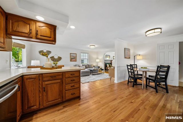 99 Ferncliff Road, Bloomfield, NJ 07003