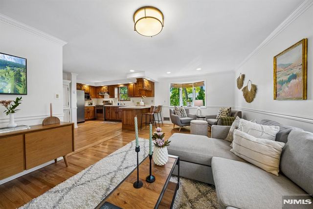 99 Ferncliff Road, Bloomfield, NJ 07003