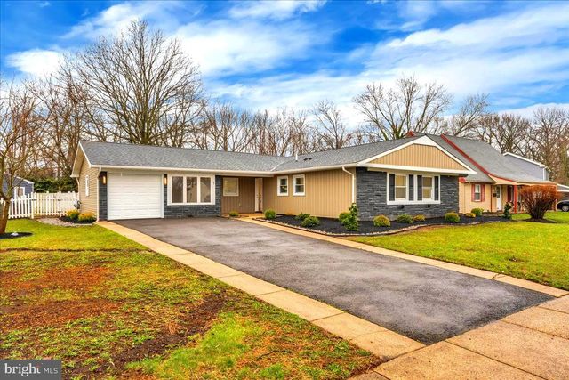 1 HAWLEY PL, Willingboro, NJ 08046