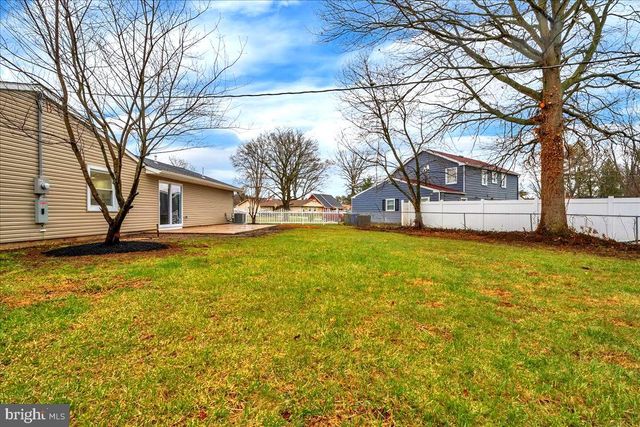 1 HAWLEY PL, Willingboro, NJ 08046