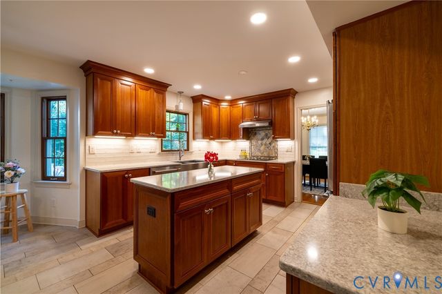10601 Argonne Dr, Glen Allen, VA 23060