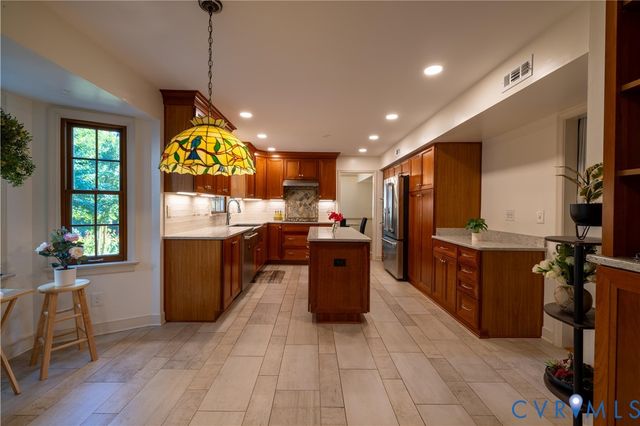 10601 Argonne Dr, Glen Allen, VA 23060