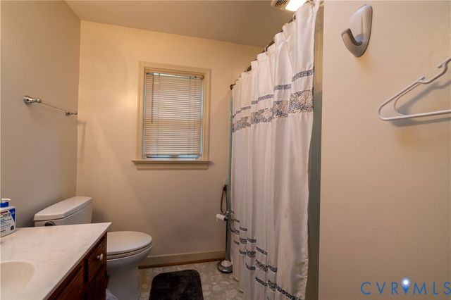 10601 Argonne Dr, Glen Allen, VA 23060