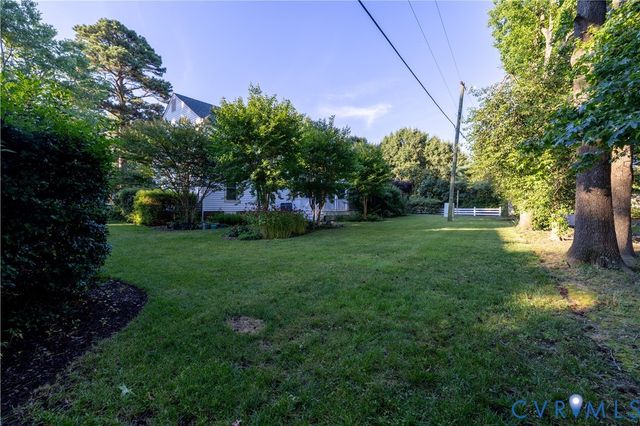 10601 Argonne Dr, Glen Allen, VA 23060
