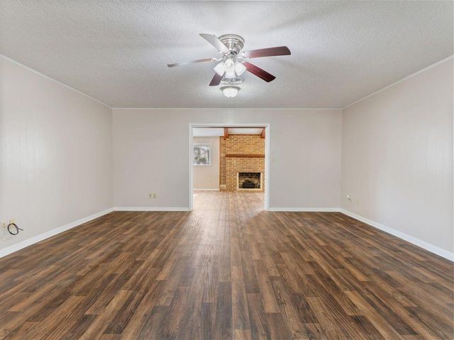 2728 Encino Avenue, Bay City, TX 77414