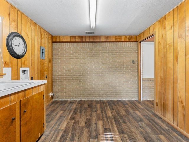 2728 Encino Avenue, Bay City, TX 77414
