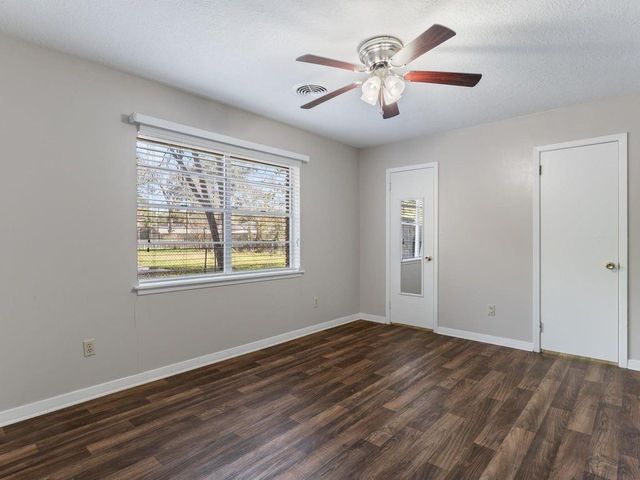 2728 Encino Avenue, Bay City, TX 77414
