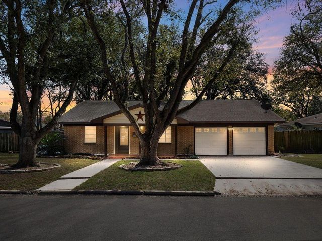 2728 Encino Avenue, Bay City, TX 77414