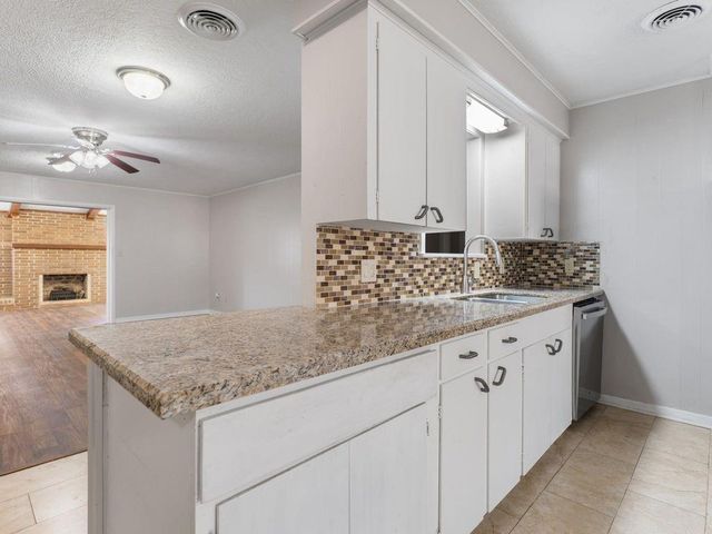 2728 Encino Avenue, Bay City, TX 77414