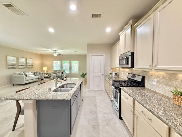 150 Meadow Grove Drive, Conroe, TX 77384