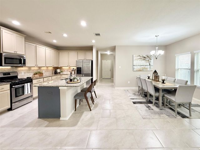 150 Meadow Grove Drive, Conroe, TX 77384