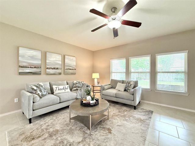 150 Meadow Grove Drive, Conroe, TX 77384