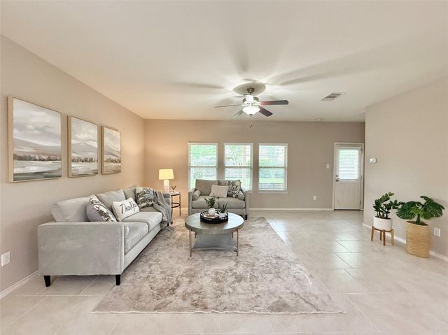 150 Meadow Grove Drive, Conroe, TX 77384