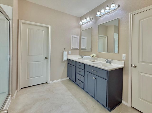 150 Meadow Grove Drive, Conroe, TX 77384