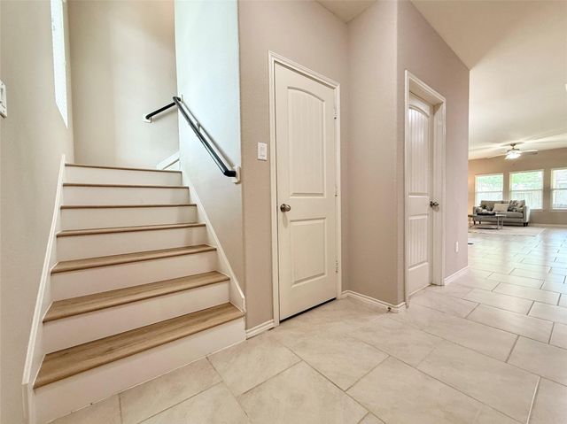 150 Meadow Grove Drive, Conroe, TX 77384