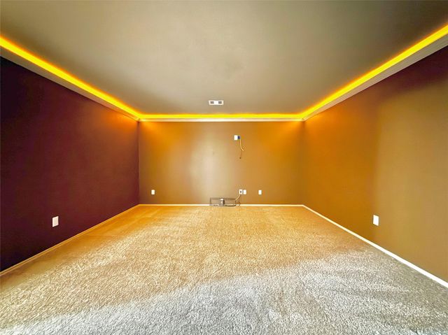 150 Meadow Grove Drive, Conroe, TX 77384