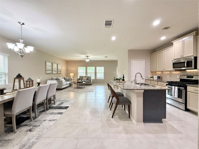 150 Meadow Grove Drive, Conroe, TX 77384