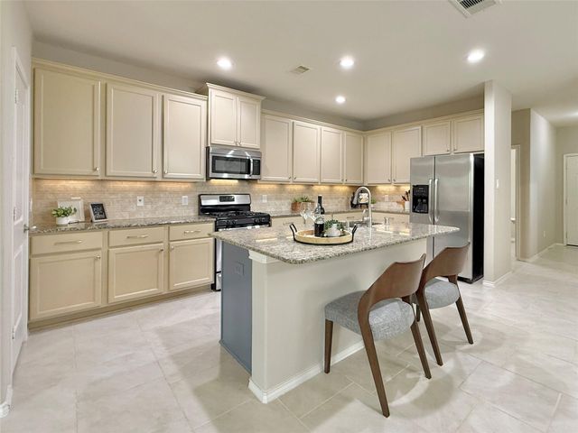 150 Meadow Grove Drive, Conroe, TX 77384