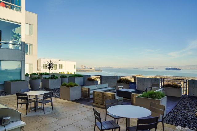 52 Innes Court 305, San Francisco, CA 94124