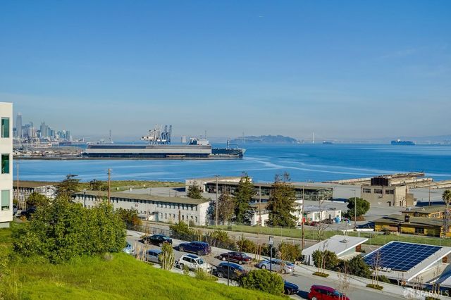 52 Innes Court 305, San Francisco, CA 94124